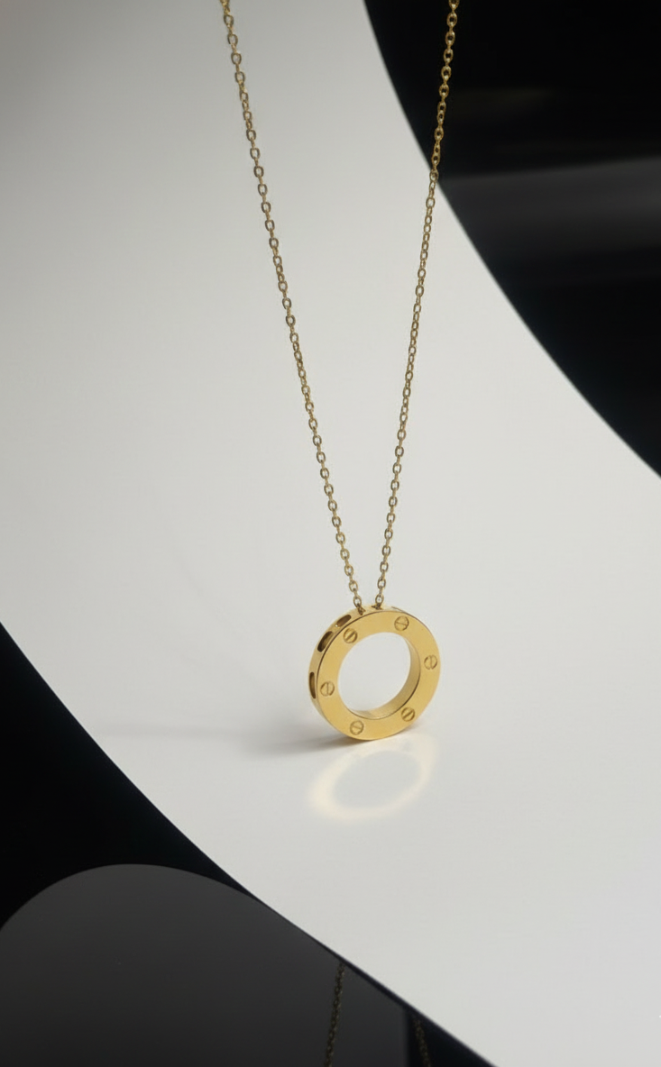 Golden Circle Pendant Necklace – The Power of Simplicity